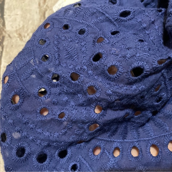 NWT pretty garden navy off shoulder embroidery romper size L. - Picture 8 of 13